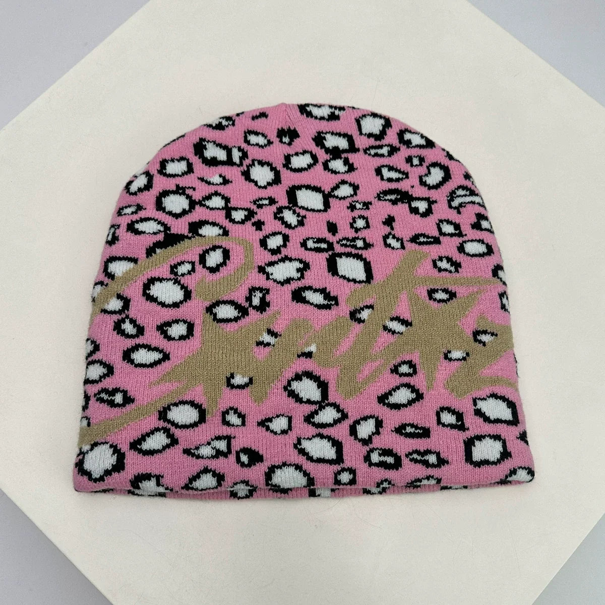 Corteiz Script Leopard Print Knit Beanie – Pink